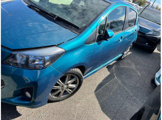 Toyota Vitz 2013